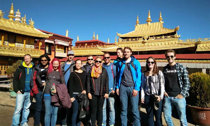 中国金沙备用网址网接待的外宾西藏旅游团
