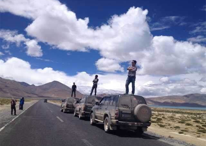 暑假游客西藏包車