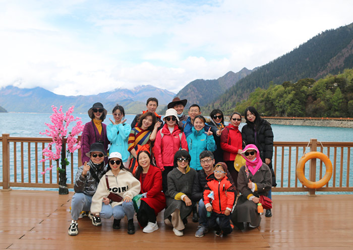 【包车游】拉萨墨脱然乌湖巴松措包车5日游